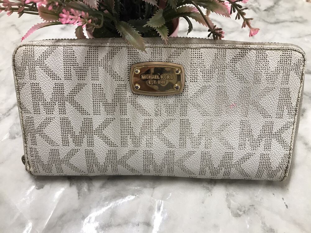 Michael Kors Jet Set Travel Large Logo Zip Around Wallet MK Siganture 9"x5"